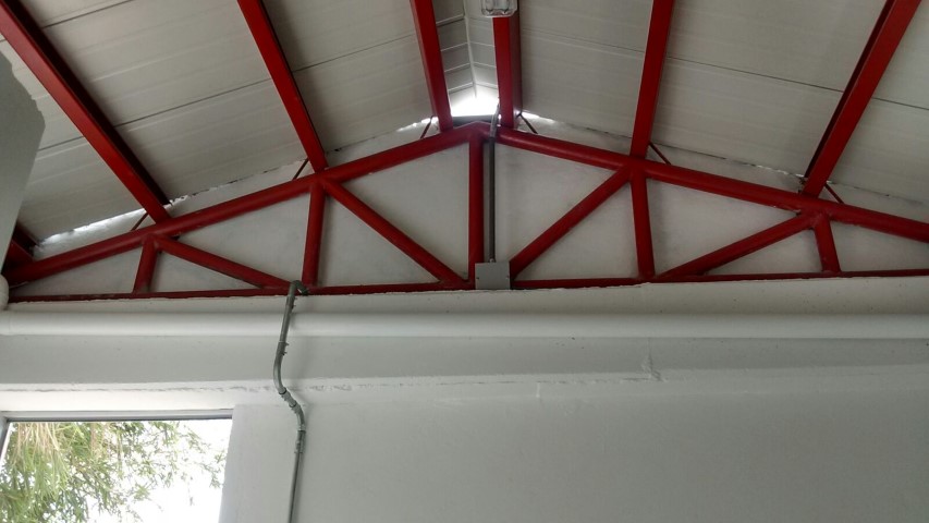 Estructura metálica en obra de Estándar Ingenieros