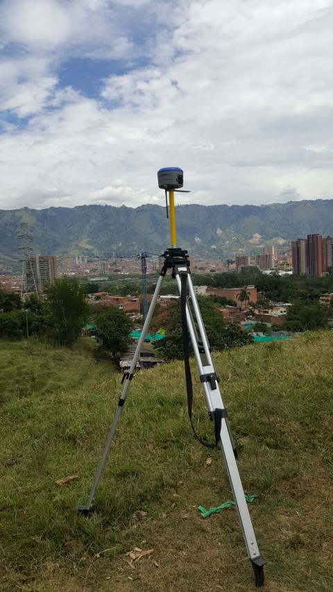 Levantamiento topográfico de precisión en Medellín